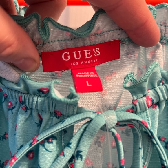 Guess
Guess long sleeve crop top floral pattern. Size L - Picture 6 of 12